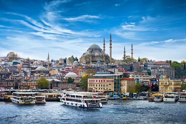 Taksim ve Şişhane metro istasyonları Valilik kararıyla kapatıldı